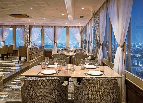 Windsor Plaza Hotel
