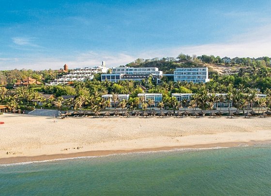 The Cliff Resort & Residences