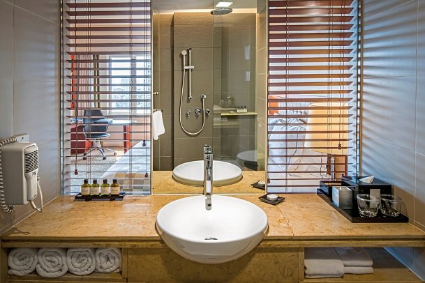 Equatorial Ho Chi Minh City - Bad Deluxe (Zimmercodierung UD1)