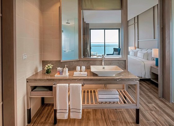 Meliá Ho Tram Beach Resort - Wohnbeispiel Bad Junior Suite Ocean View (Zimmercodierung JBM)