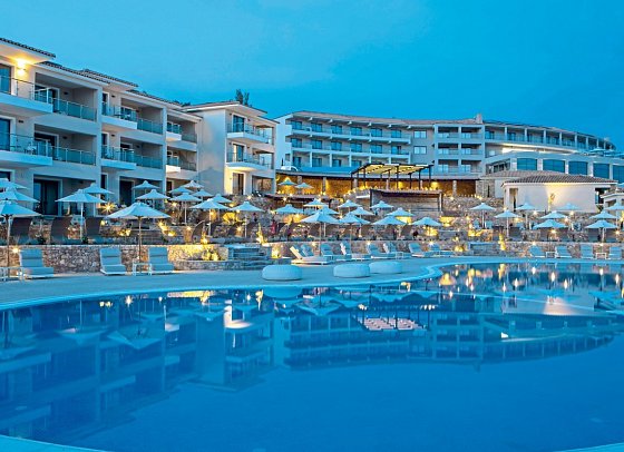 Ajul Luxury Hotel & Spa Resort