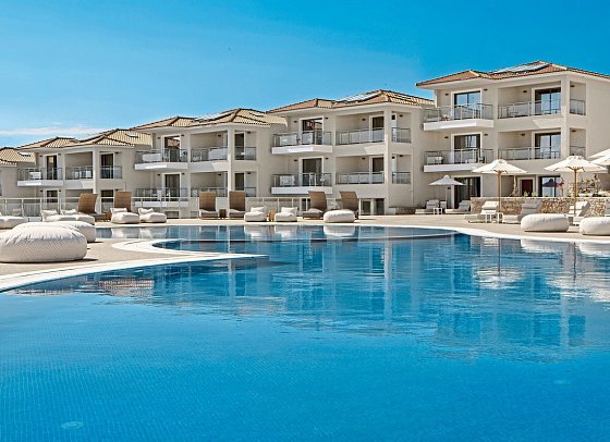 Ajul Luxury Hotel & Spa Resort