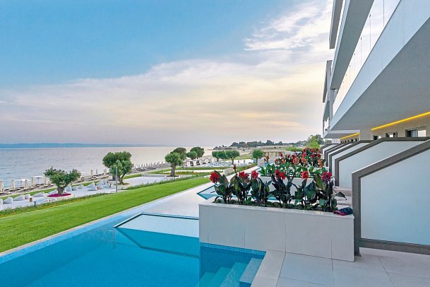 Ammoa Luxury Hotel & Spa Resort