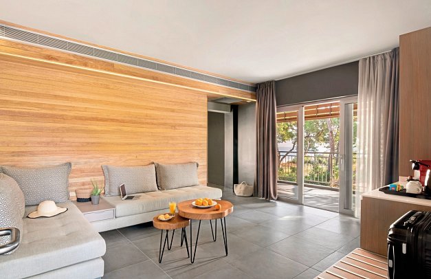 Blue Dolphin - Wohnbeispiel Suite Deluxe Meerblick (Zimmercodierung WDM)