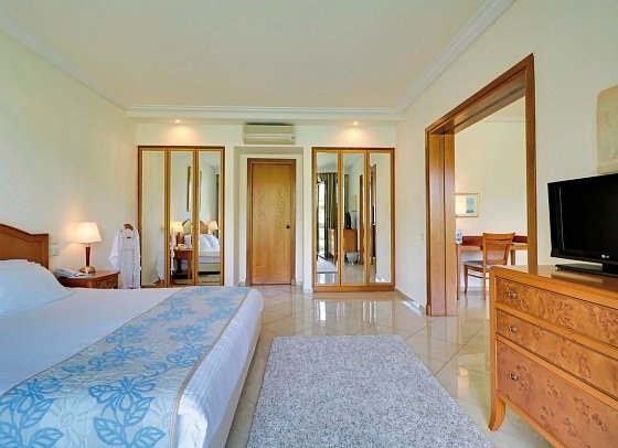 Aegean Melathron - Wohnbeispiel Suite Meerblick (Zimmercodierung WBM)