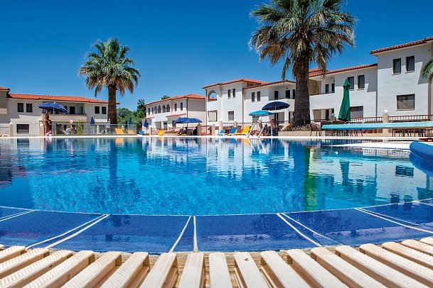 Amari Studios & Appartements