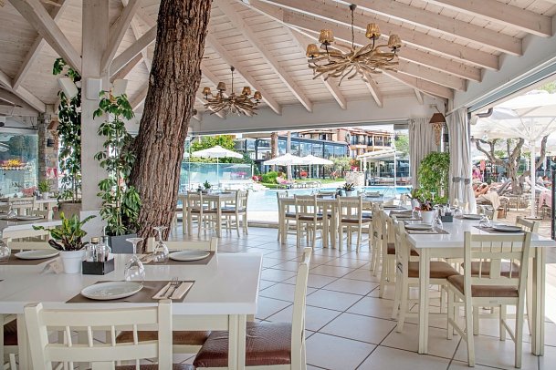 Anthemus Sea Beach Hotel & Spa