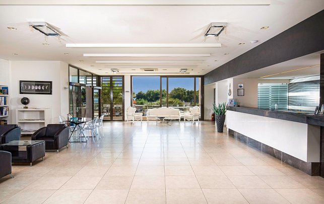 Lagomandra Hotel & Spa