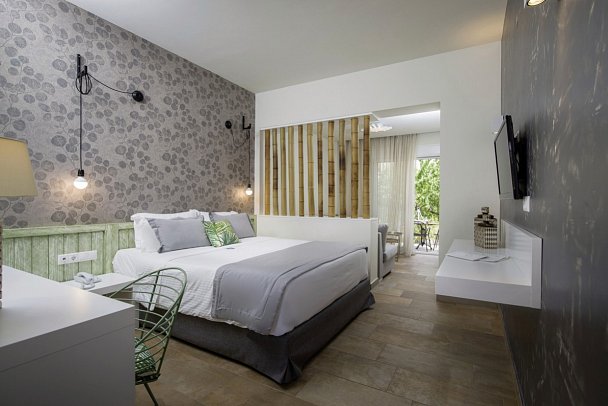 Antigoni Seaside Resort