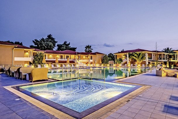 Lagomandra Beach Hotel