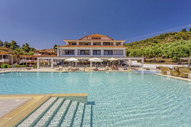 Lagomandra Beach Hotel