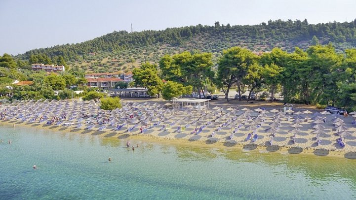 Lagomandra Beach Hotel