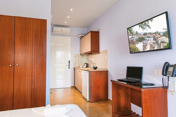 Royal Hotel and Suites - Wohnbeispiel Studio Deluxe Gartenblick (Zimmercodierung SDG)