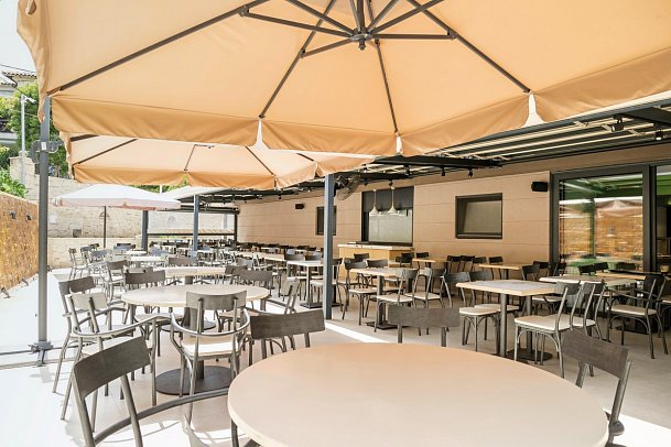 Royal Hotel and Suites