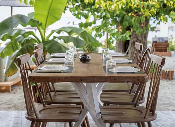 Royal Hotel and Suites - Olivo Beach-Bar