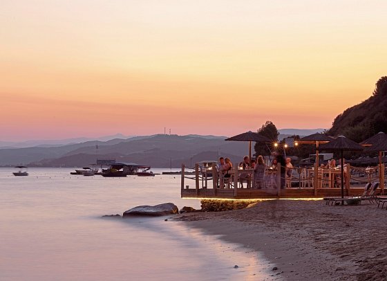 Eagles Palace - Armyra Restaurant