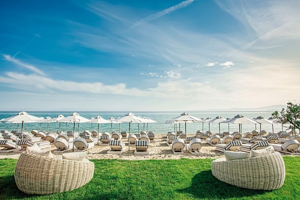 Blue Carpet Luxury Suites