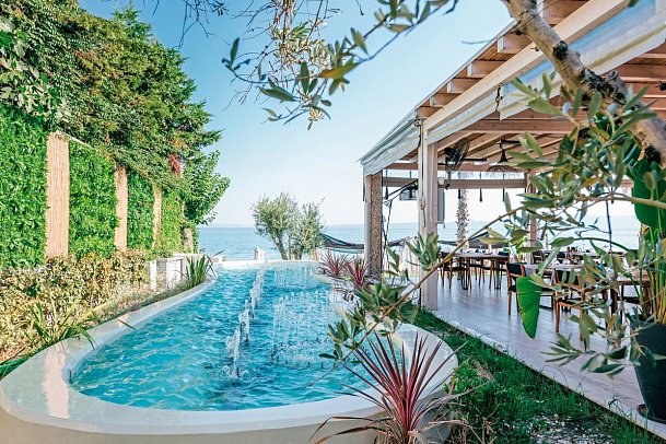 Blue Carpet Luxury Suites