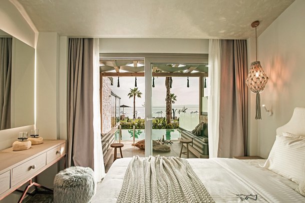 Blue Carpet Luxury Suites - Wohnbeispiel Suite Private Pool Seaview (Zimmercodierung WBR)