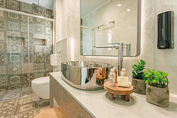 Blue Carpet Luxury Suites - Wohnbeispiel Two Level Suite Seaview (Zimmercodierung WBM)