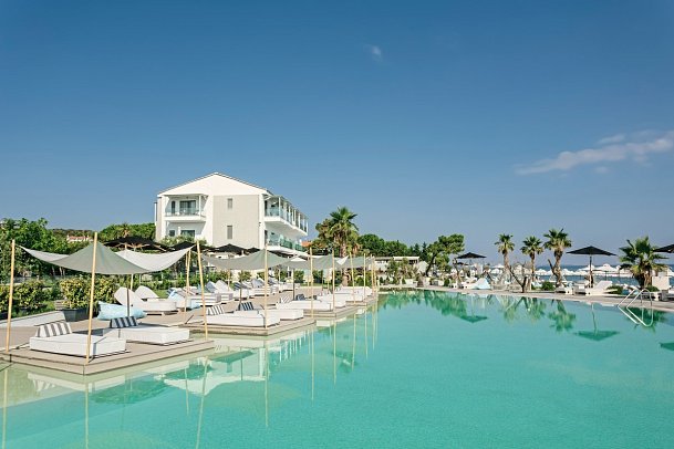 Blue Carpet Luxury Suites