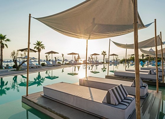 Blue Carpet Luxury Suites
