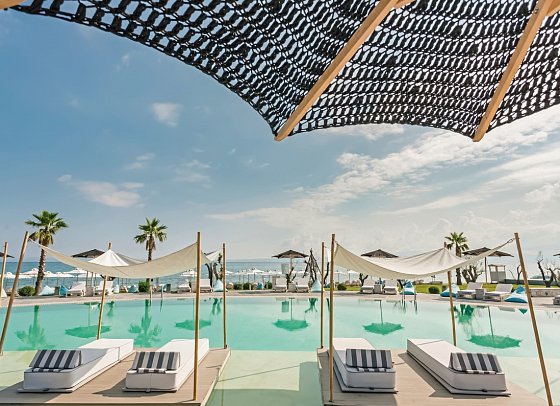 Blue Carpet Luxury Suites