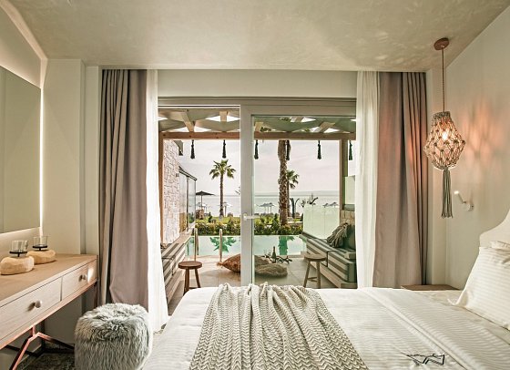 Blue Carpet Luxury Suites - Wohnbeispiel Suite Private Pool Seaview (Zimmercodierung WBR)