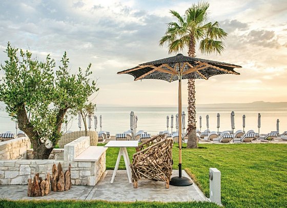 Blue Carpet Luxury Suites