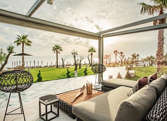Blue Carpet Luxury Suites