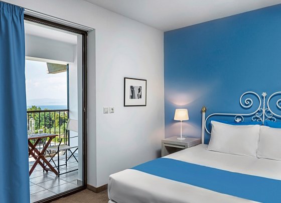 Hotel Kriopigi - Wohnbeispiel Doppelzimmer Premium Seaview (Zimmercodierung DMM)