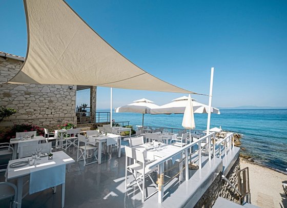 White Suites Resort