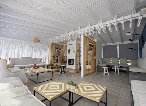 White Suites Resort