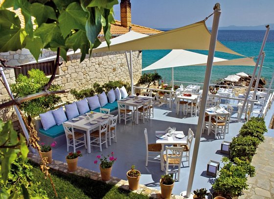 White Suites Resort