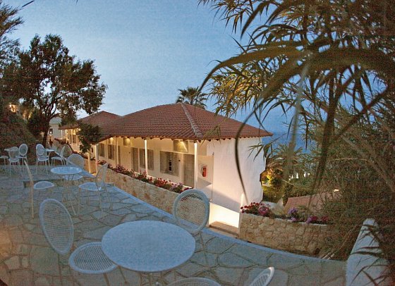 White Suites Resort