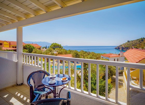 Limnionas Bay Village