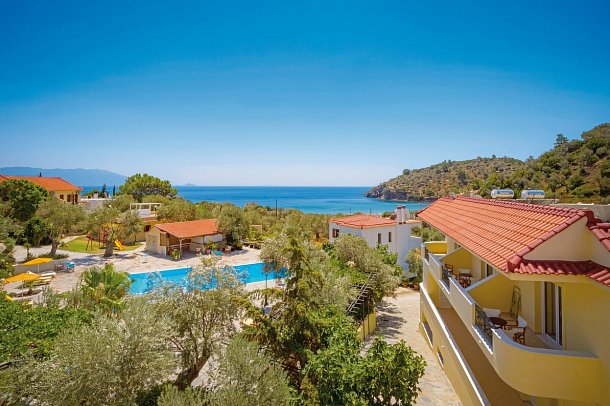 Limnionas Bay Village