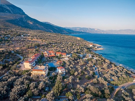 Limnionas Bay Village