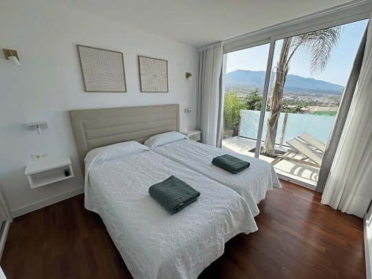 Casitas J