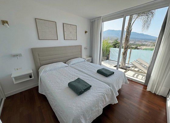 Casitas J
