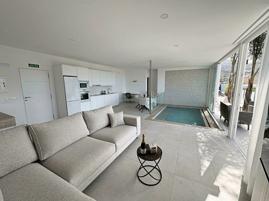 Casitas J
