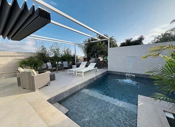 Casitas J