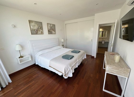 Casitas J