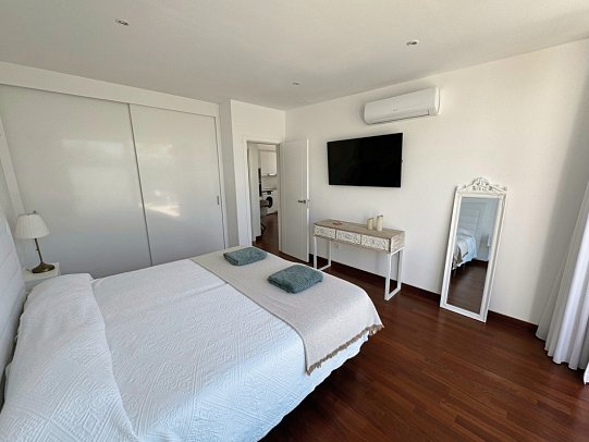 Casitas J