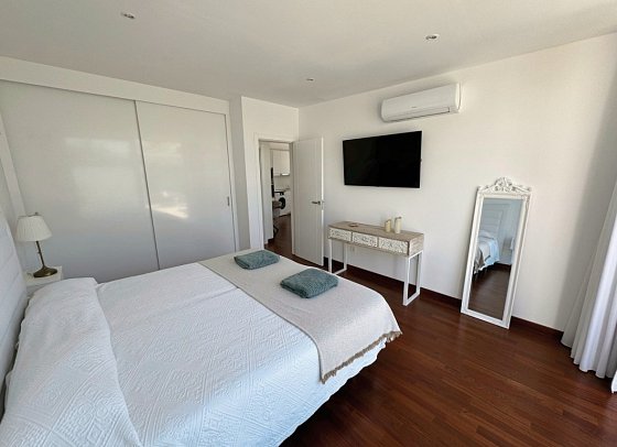 Casitas J