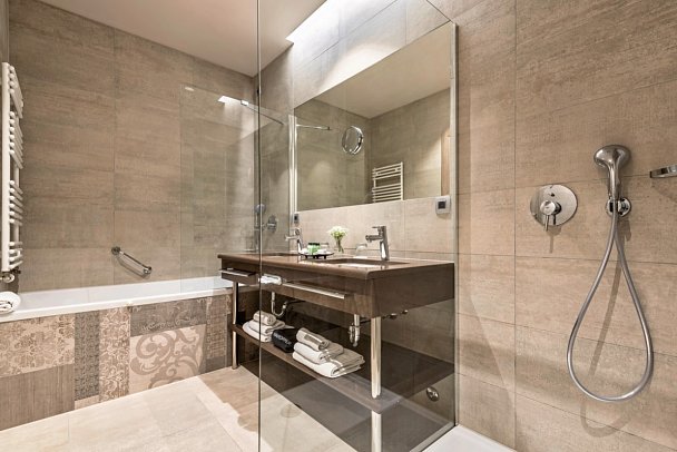 Hotel Plaza Omis - Wohnbeispiel Bad (Zimmercodierung DSC)