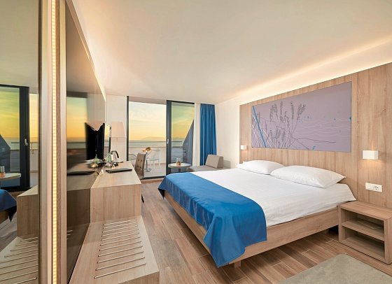 Medora Auri Family Beach Resort - Wohnbeispiel Doppelzimmer Komfort seitl. MB (Zimmercodierungen DFN & DCN)