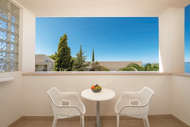 Medora Auri Family Beach Resort - Beispiel Balkon Doppelzimmer Komfort Nebengebäude (Zimmercodierungen DFV & DCV)