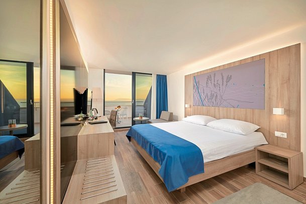 Medora Auri Family Beach Resort - Wohnbeispiel Doppelzimmer Komfort seitl. MB (Zimmercodierungen DFN & DCN)