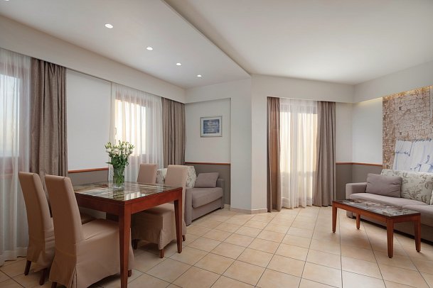 Tamaris Aparthotel - Wohnbeispiel Appartement 2 Schlafzimmer Balkon (Zimmercodierung OB1)